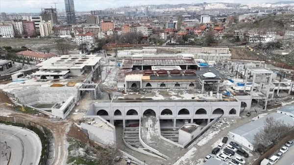 'Yavaş' belediyecilik yine sahnede! Dev proje çürüyor esnaf kan ağlıyor